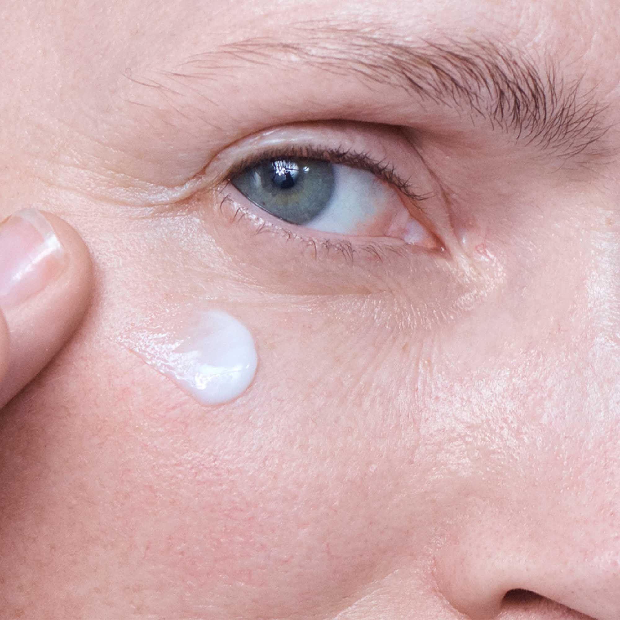 ADVANCED GENIFIQUE YEUX 15 ML SET DE REGALO